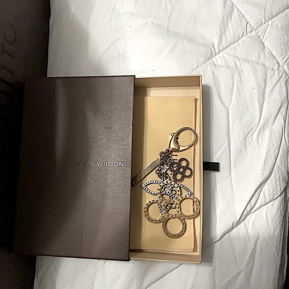 Louis Vuitton Accessories - *Authentic* LOUIS VUITTON Bag Charm & Flower Keychain